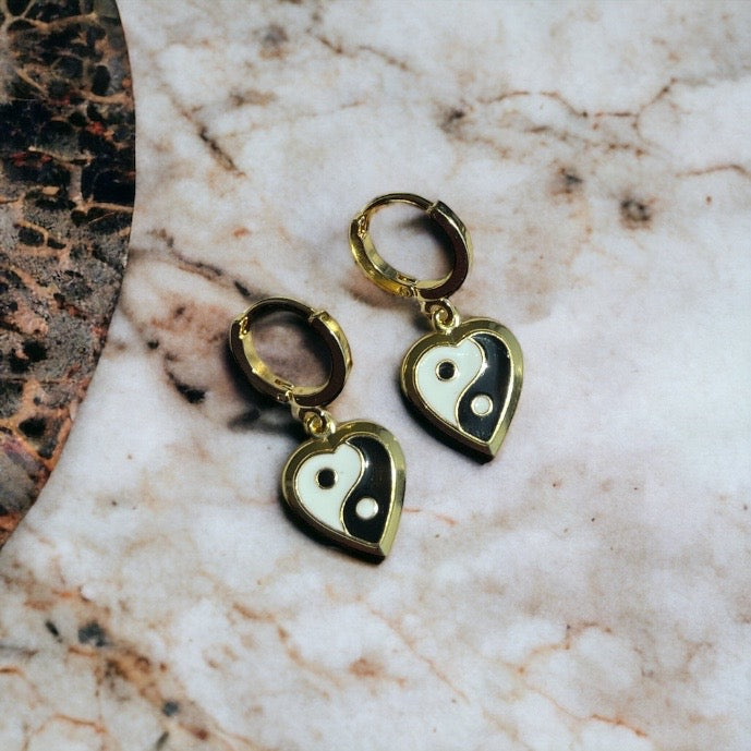 Yin Yang Heart Huggies